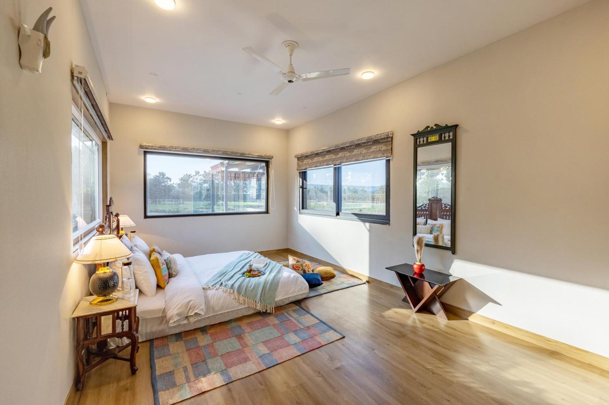 Вилла Elivaas Hidden Oasis 4Bhk With Pool, Mud House & Container House Dhauj Экстерьер фото