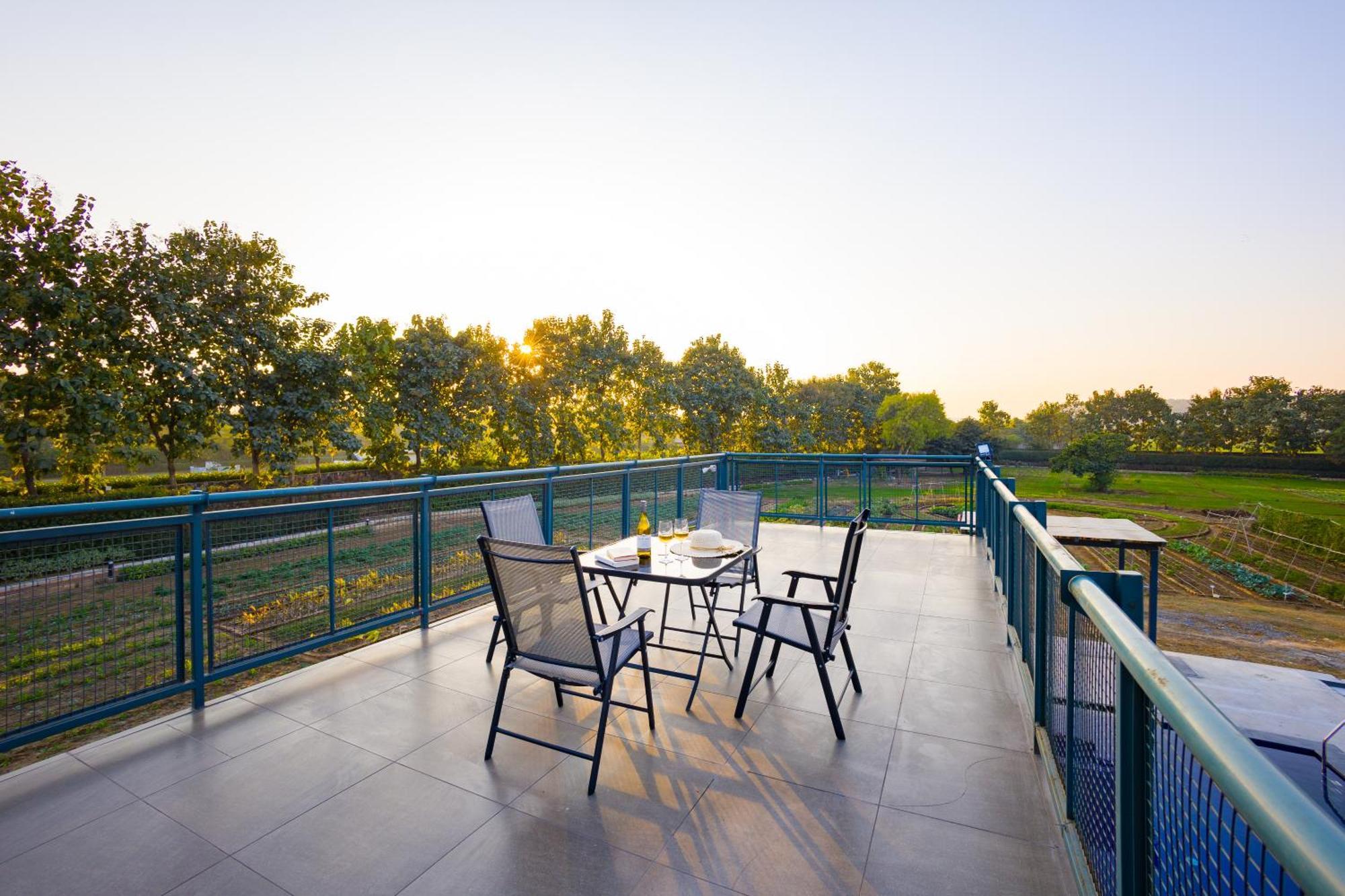 Вилла Elivaas Hidden Oasis 4Bhk With Pool, Mud House & Container House Dhauj Экстерьер фото